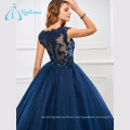 Vestidos de bola de Tulle Lace Appliques Scalloped Quinceanera Dresses